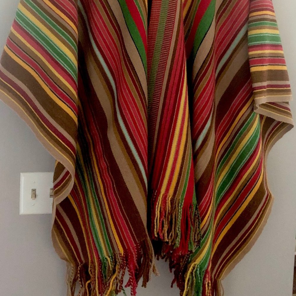 Poncho - Picture 5 of 5